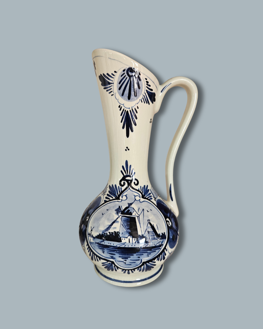 Delft jug or vase