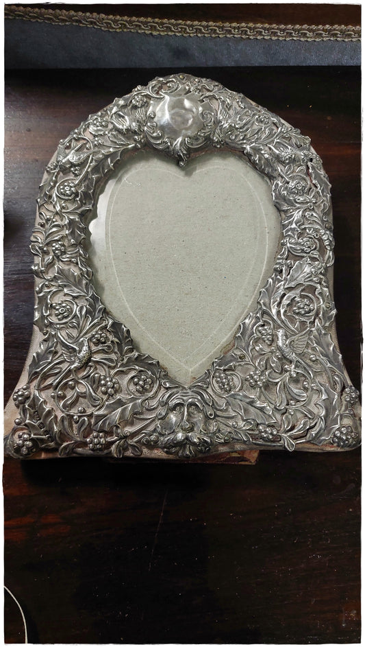 Heart shaped silver frame