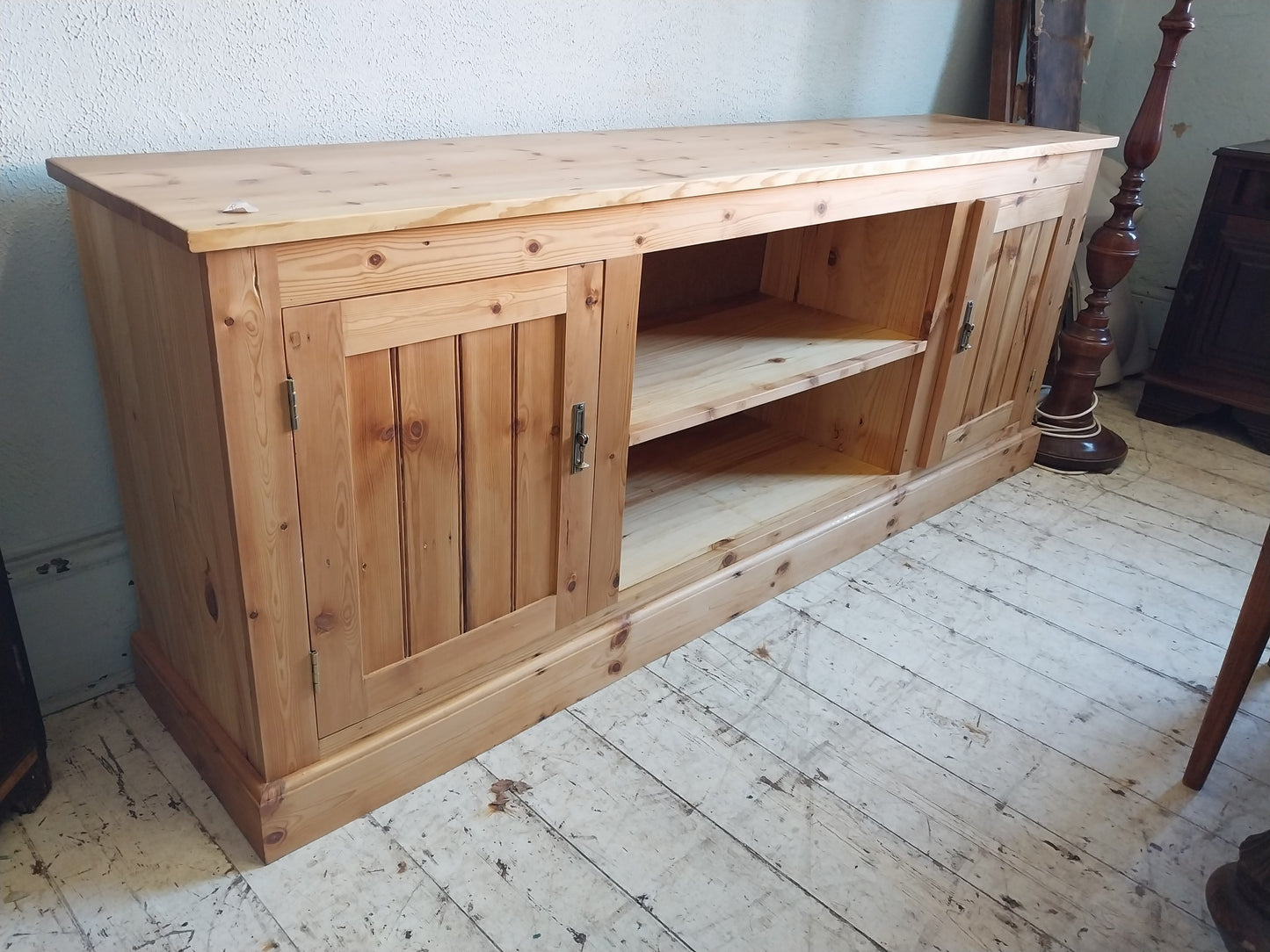 Oregan tv unit