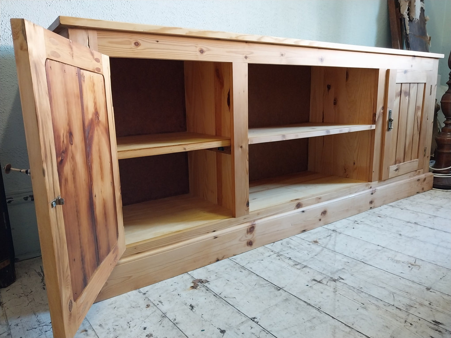 Oregan tv unit