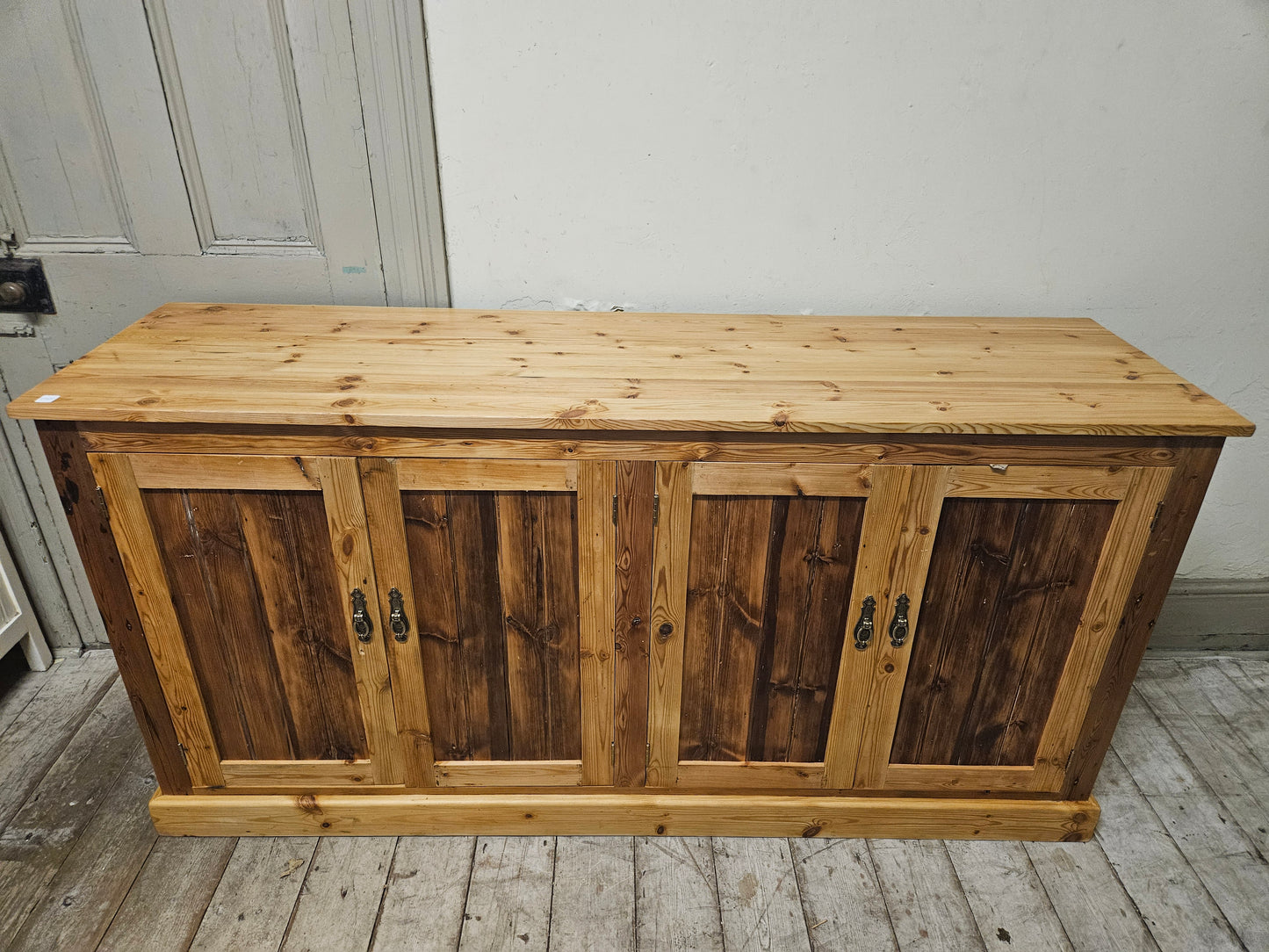 4-door oregan cupboard