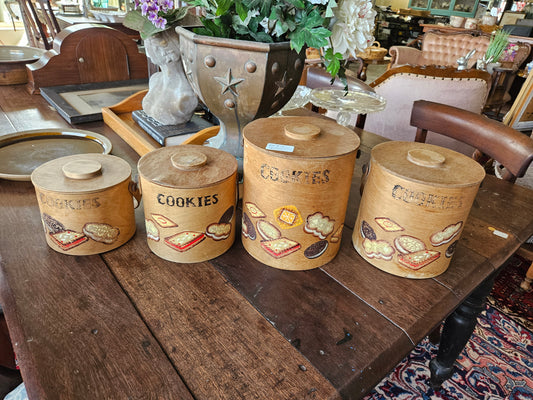 Set of 4 cookie jars