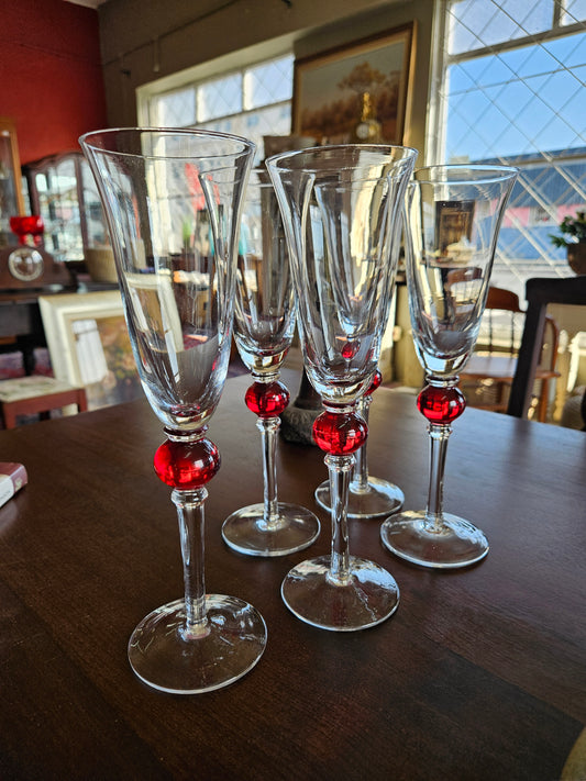 Set of 5 wine glasses