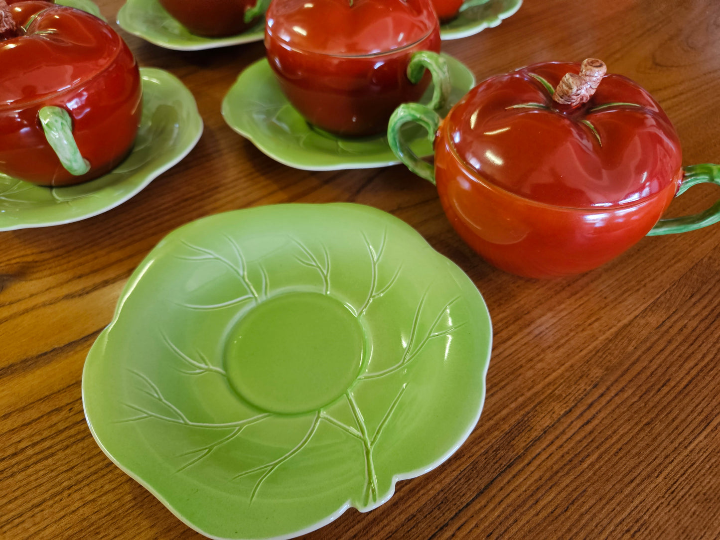 Clarice Cliff tomato set