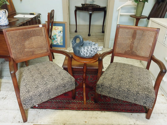 Pair chairs