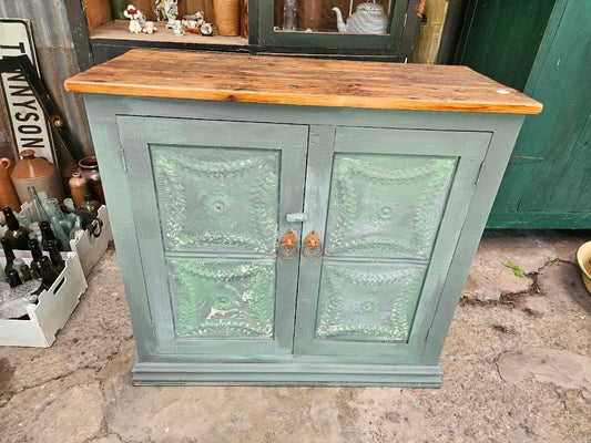 Grey / green cupboard
