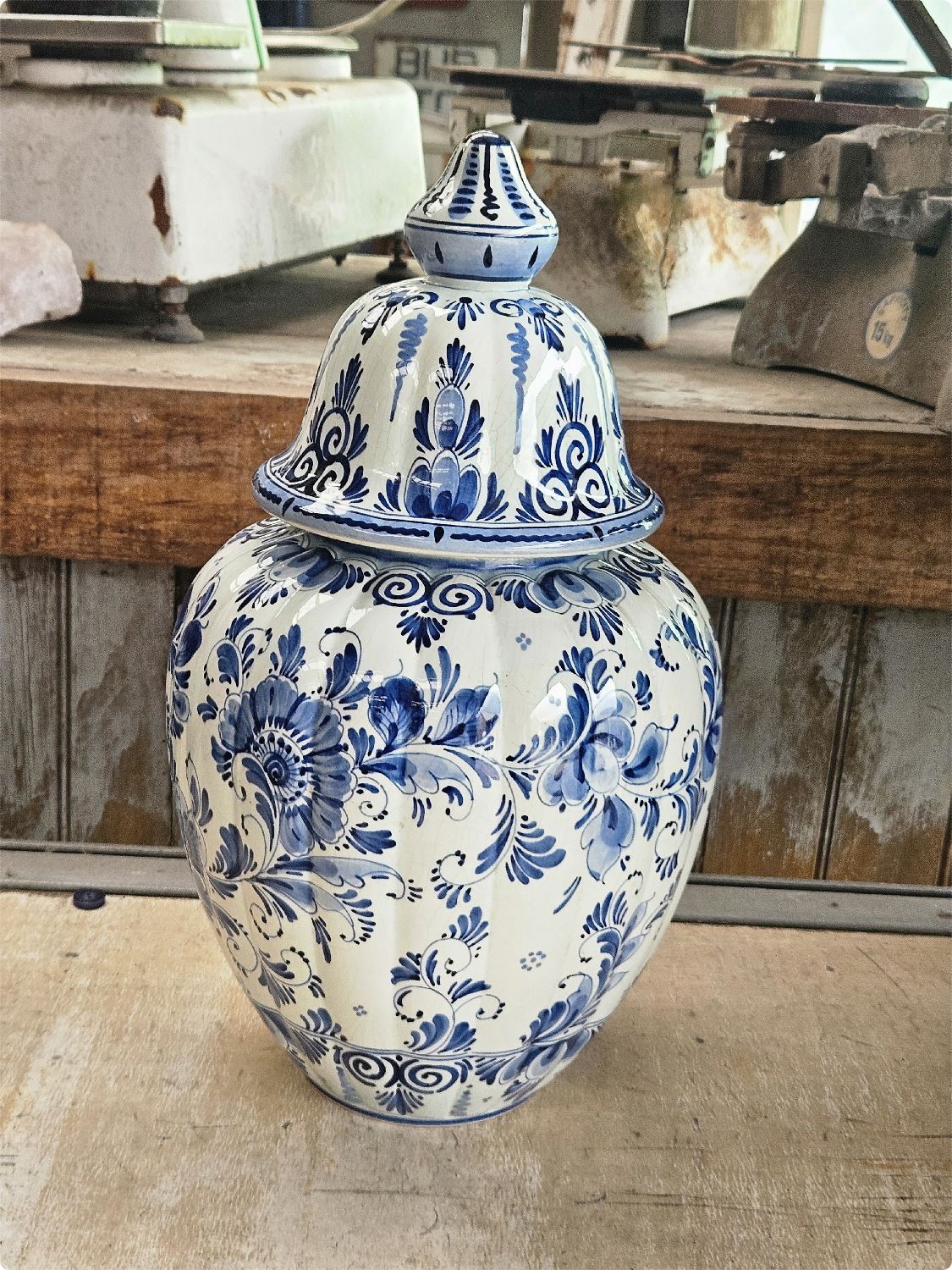 Large Delft Urn