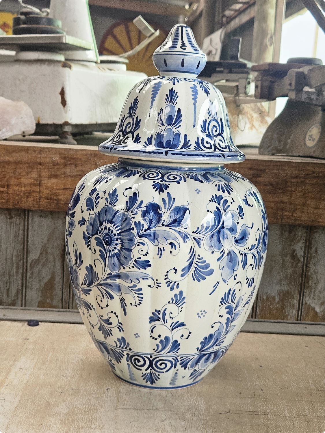 Large Delft Urn