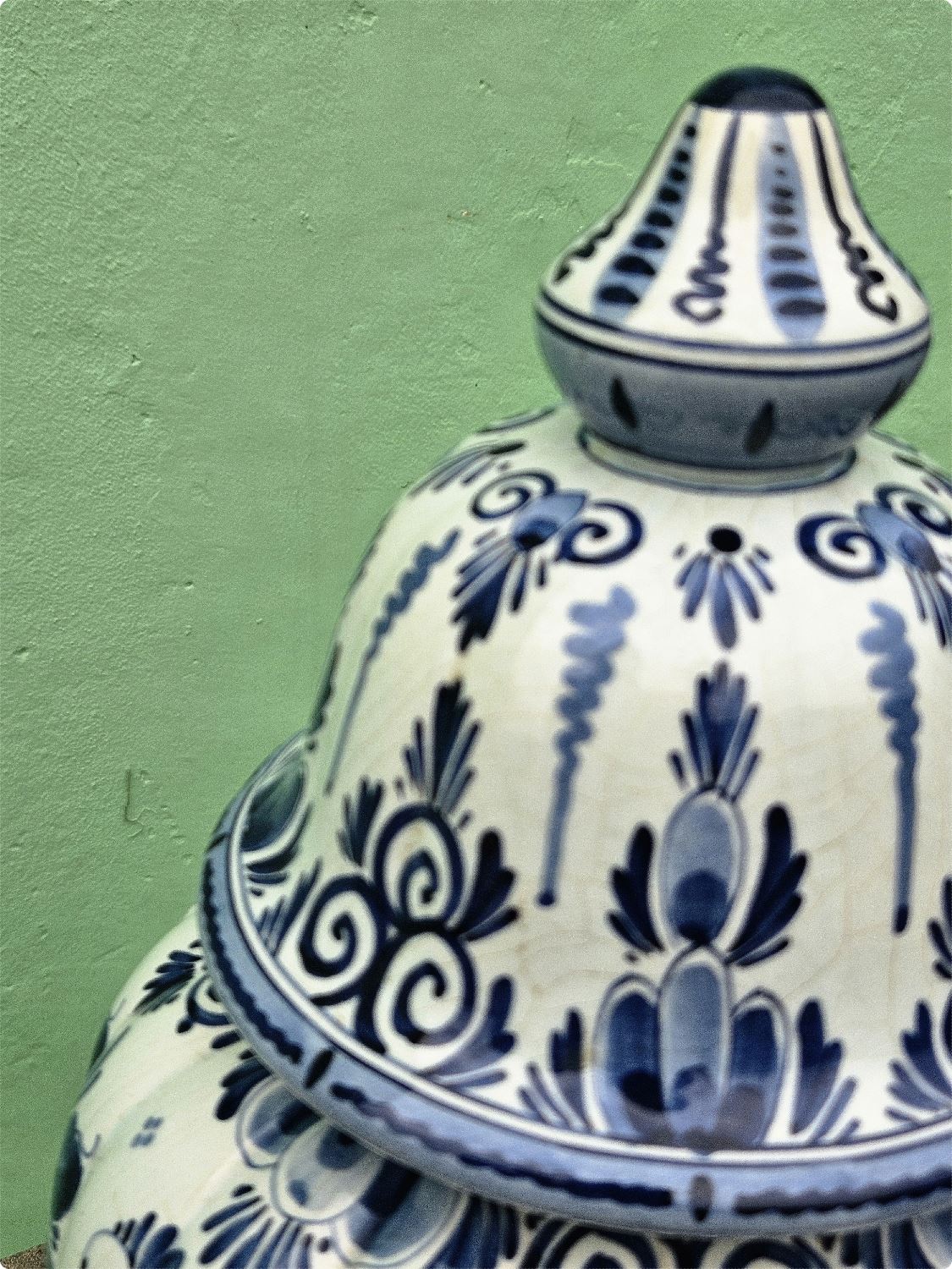 Large Delft Urn