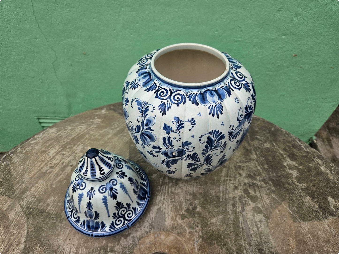 Large Delft Urn