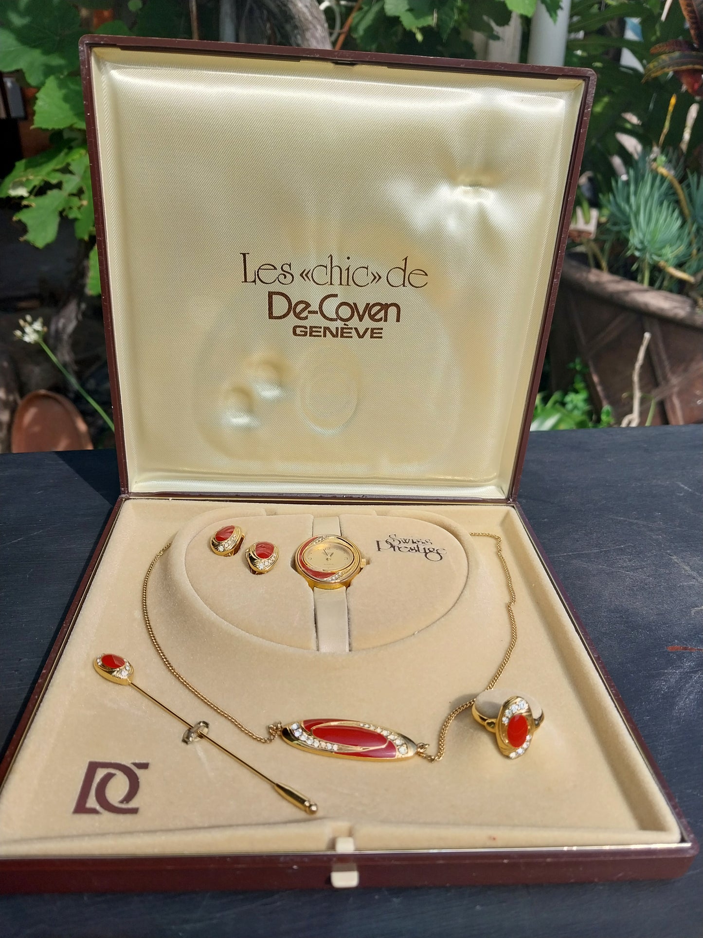 Mid Century watch gift set. De-Coven Geneve