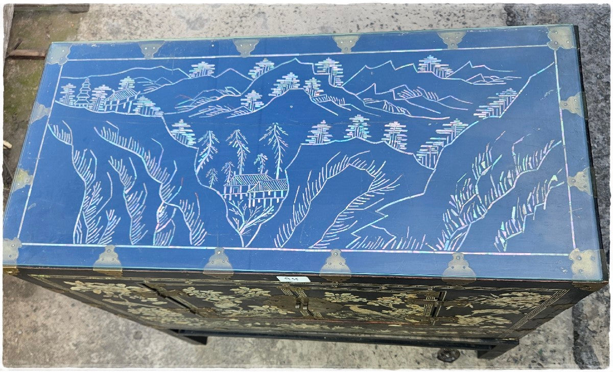Japanese wedding chest. Mother of pearl inlay.