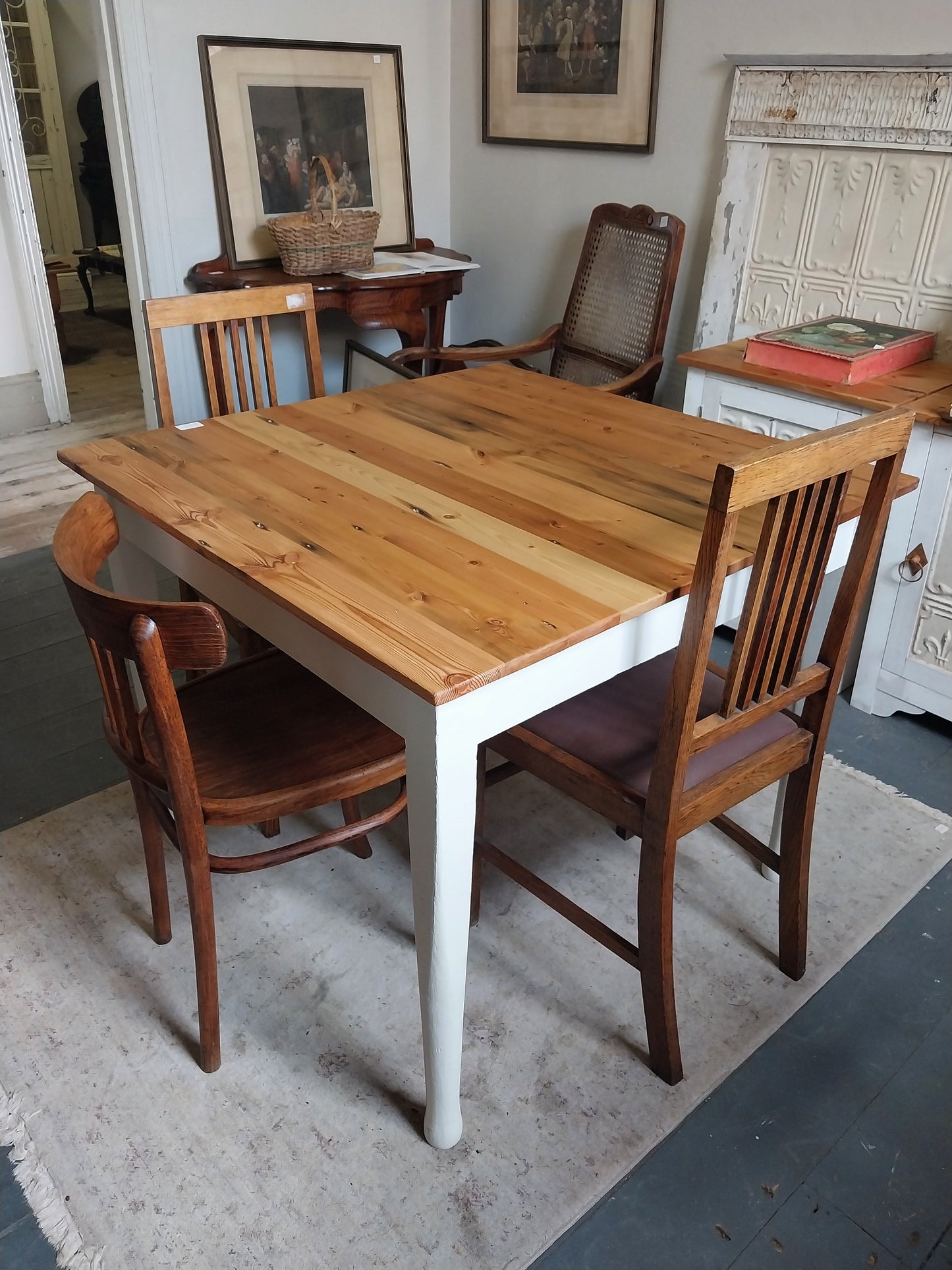 4 seater table
