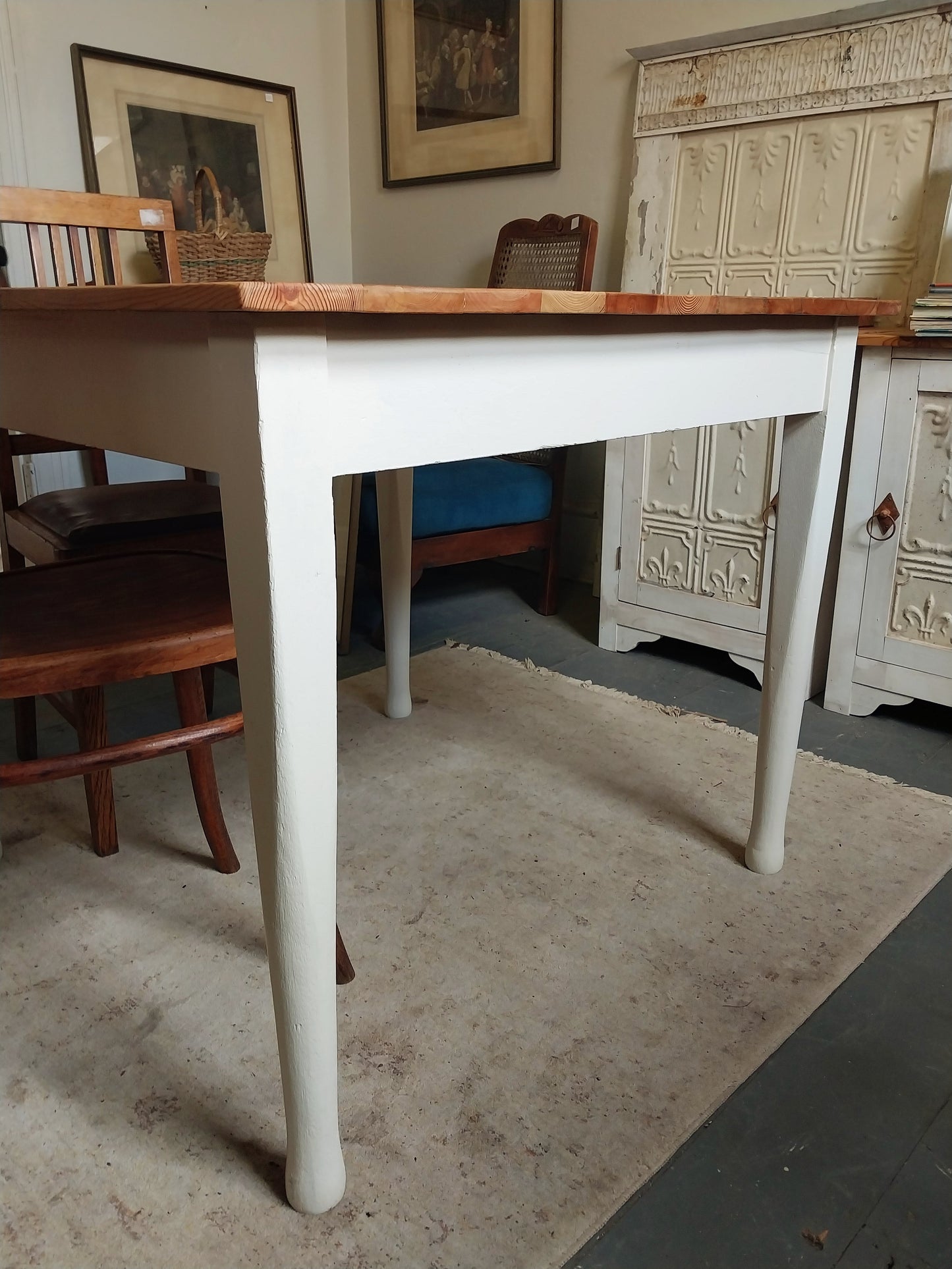 4 seater table