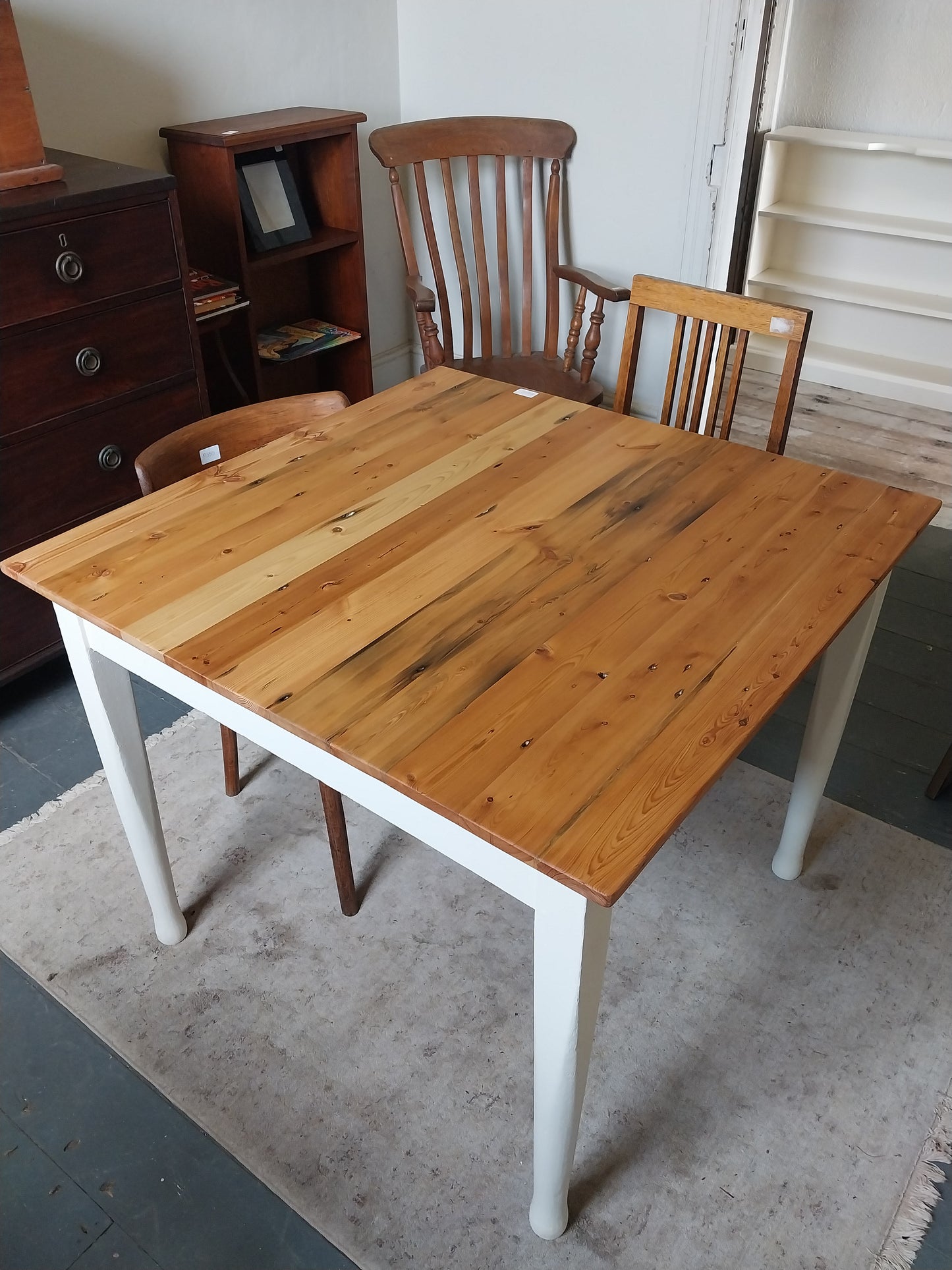 4 seater table