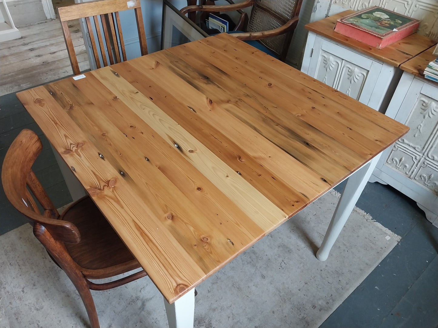 4 seater table
