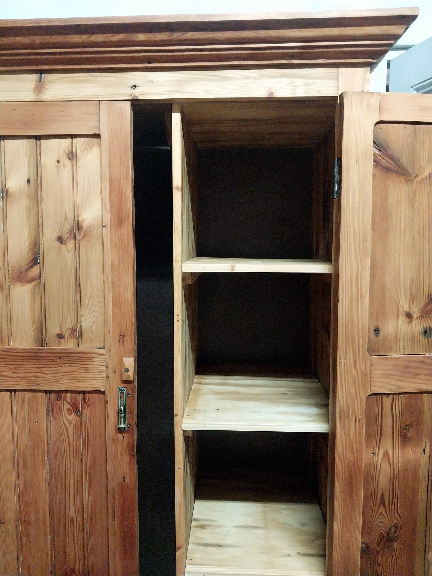 Oregan wardrobe