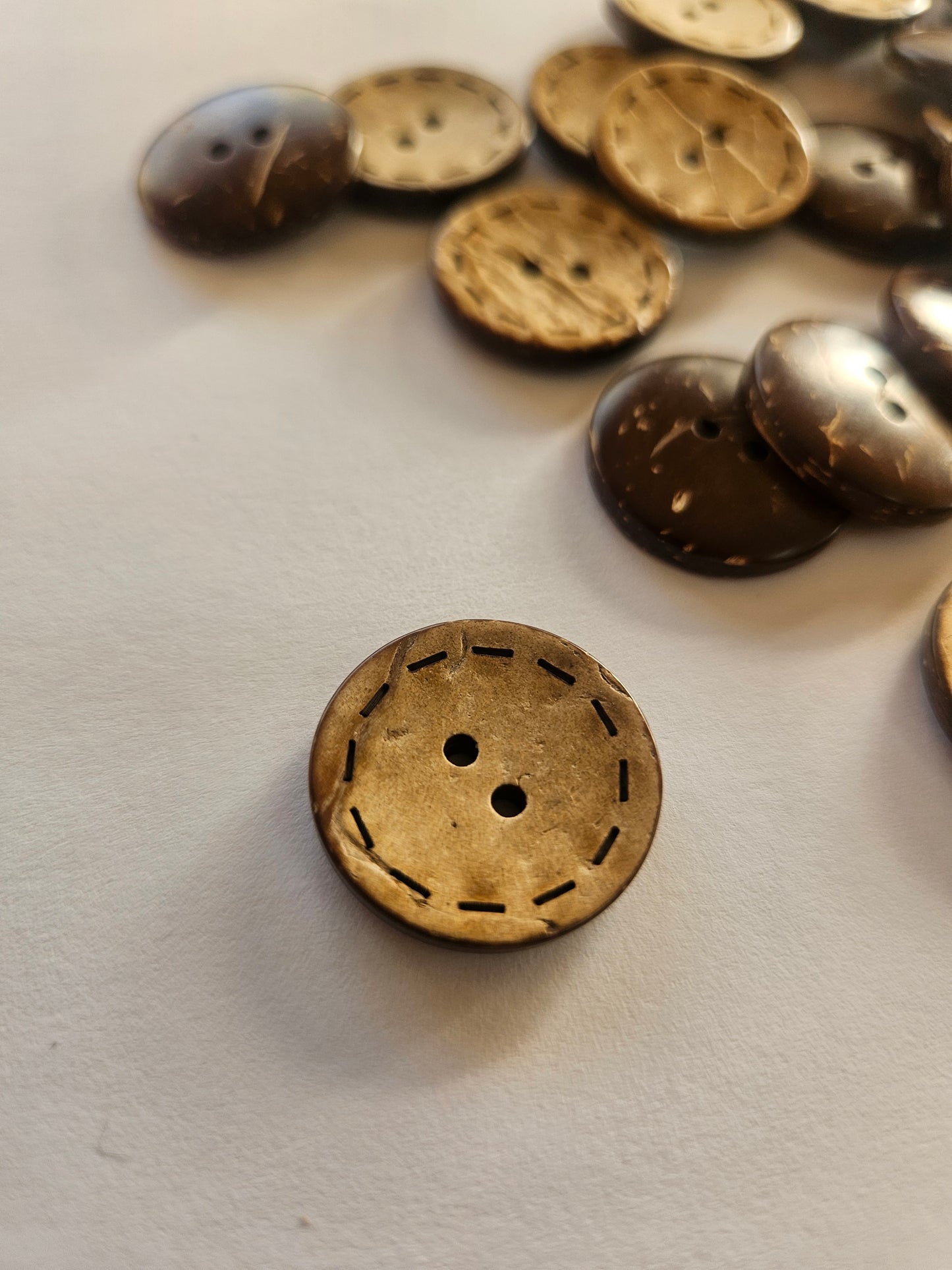 Coconut shell buttons - small