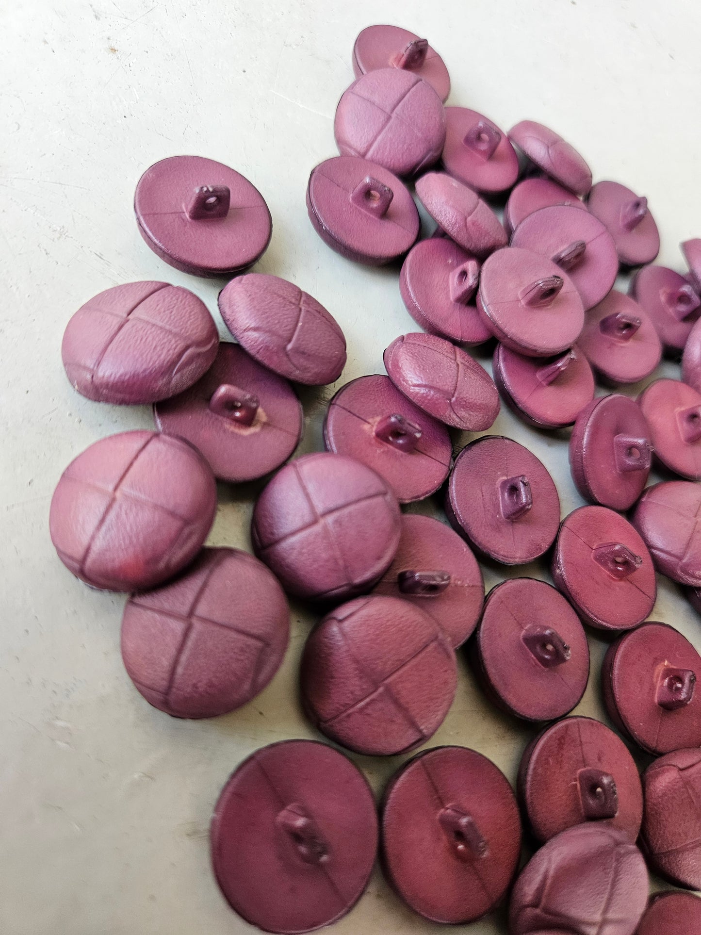 Purple buttons 50pc, 18mm