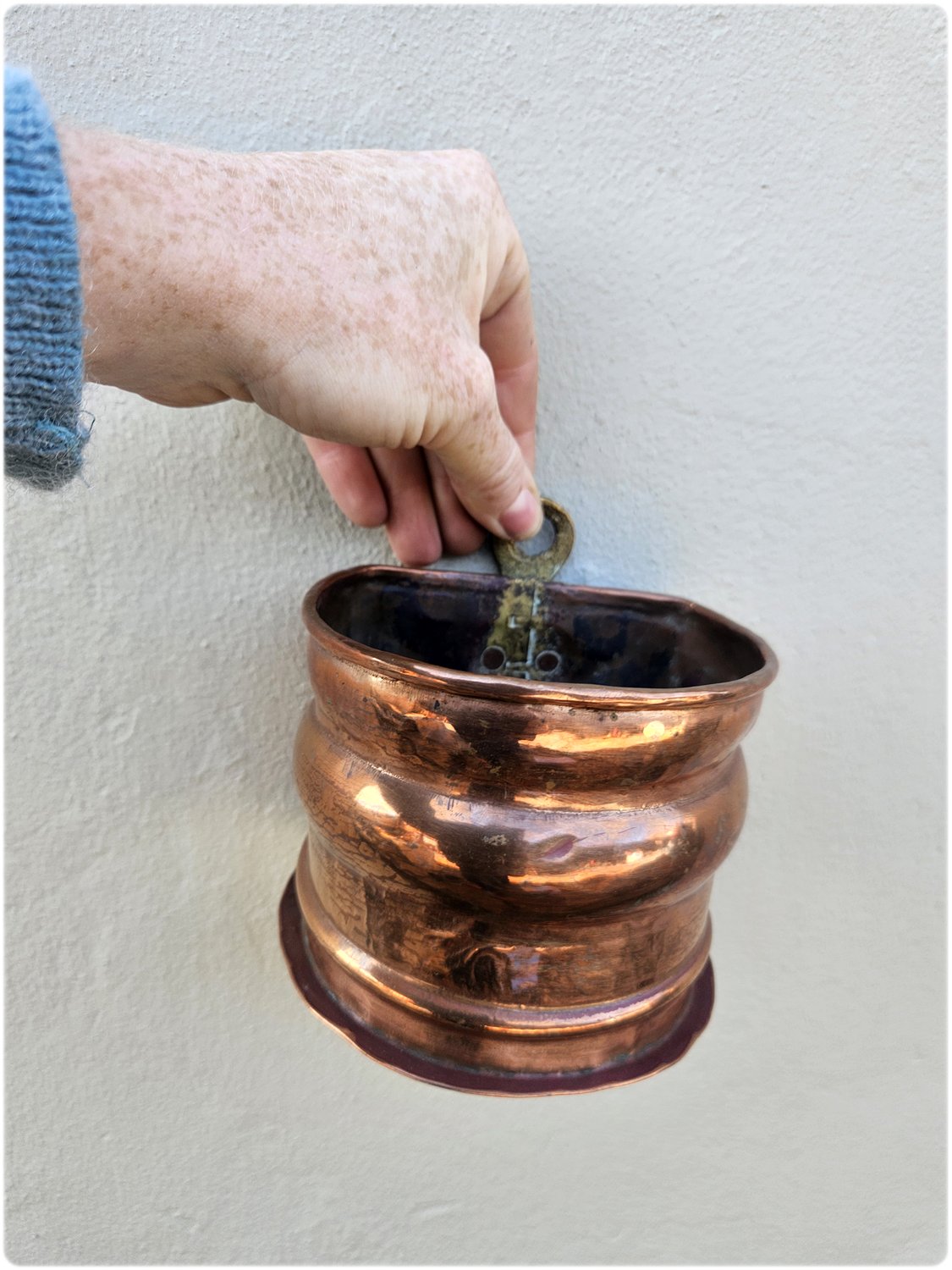 Graduated set of 3 copper and brass wall pocket planters
