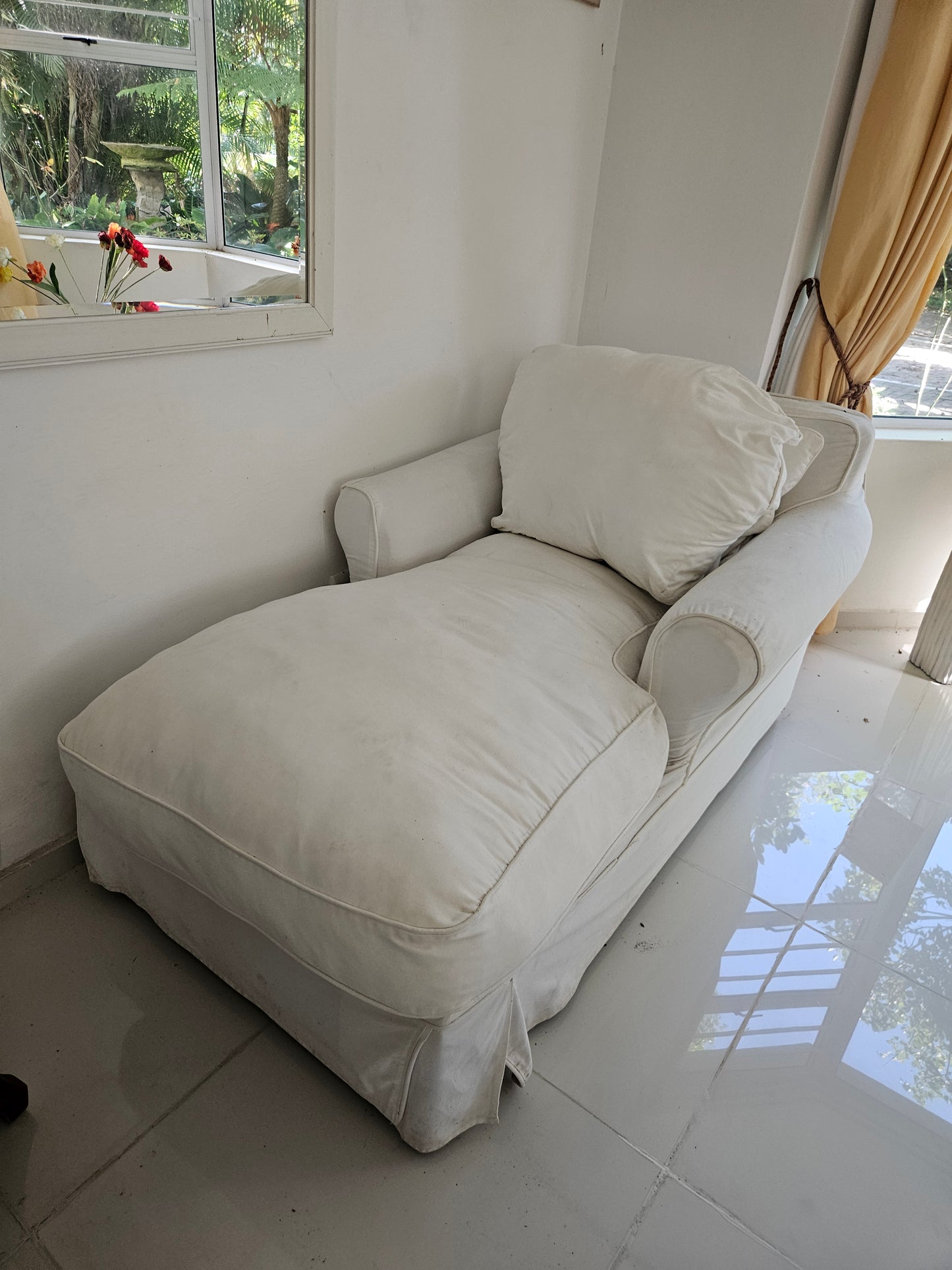 Daybed couch