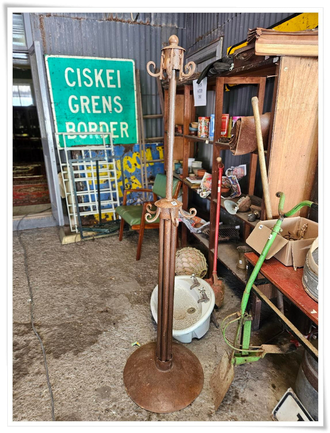 Cast iron hat stand – Kim's Corner
