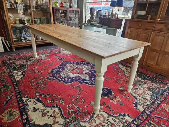 10-Seater Oregan Table