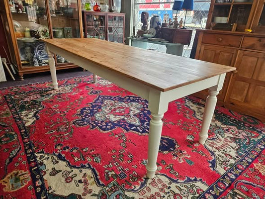 10-Seater Oregan Table