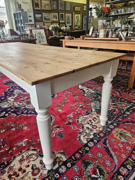 10-Seater Oregan Table
