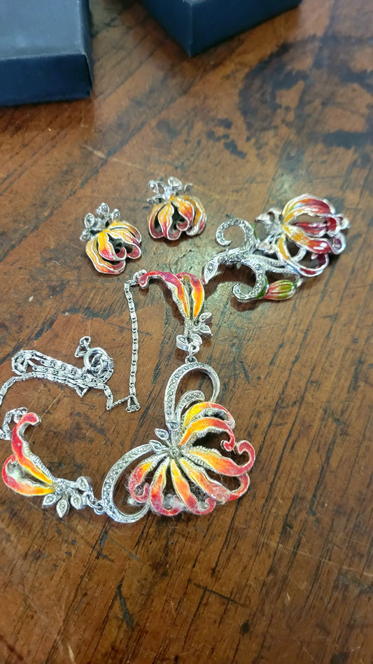 Vintage Flame Lily necklace, brooch and earring set