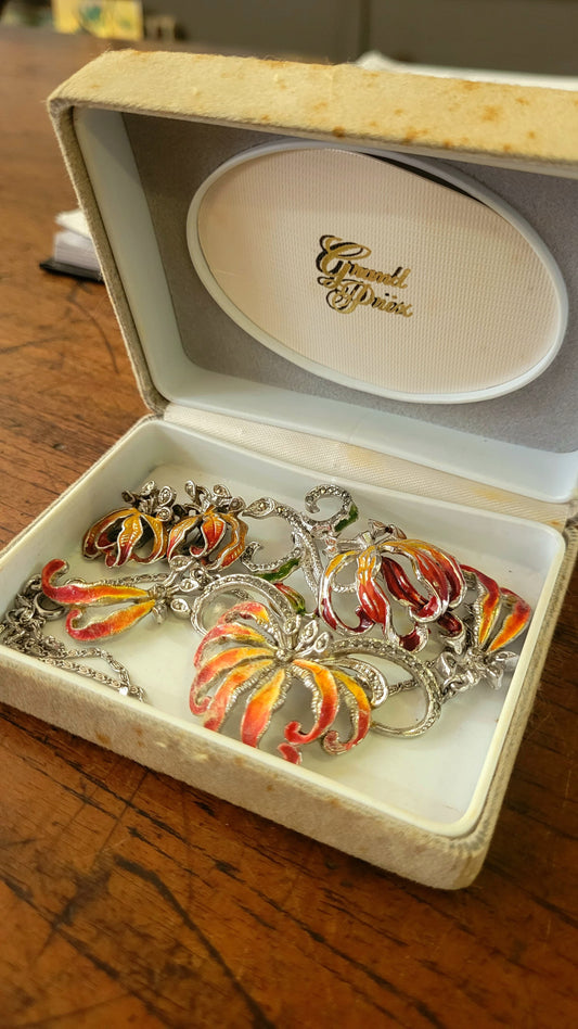 Vintage Flame Lily necklace, brooch and earring set