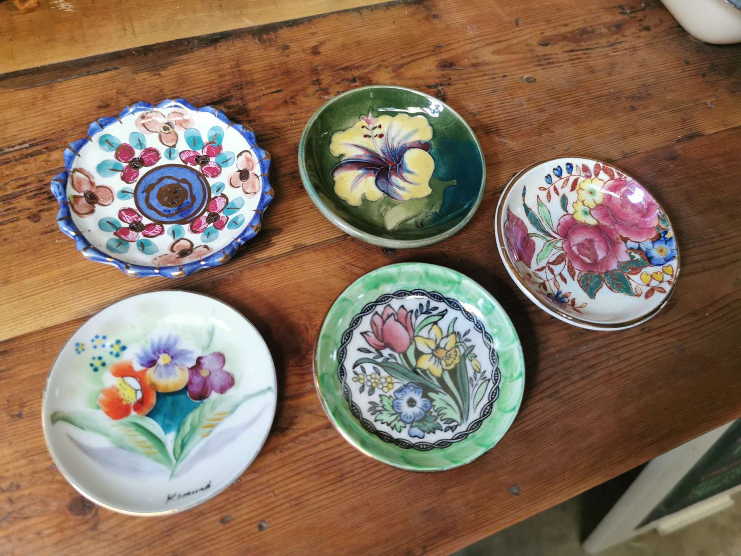 Collection of miniature plates