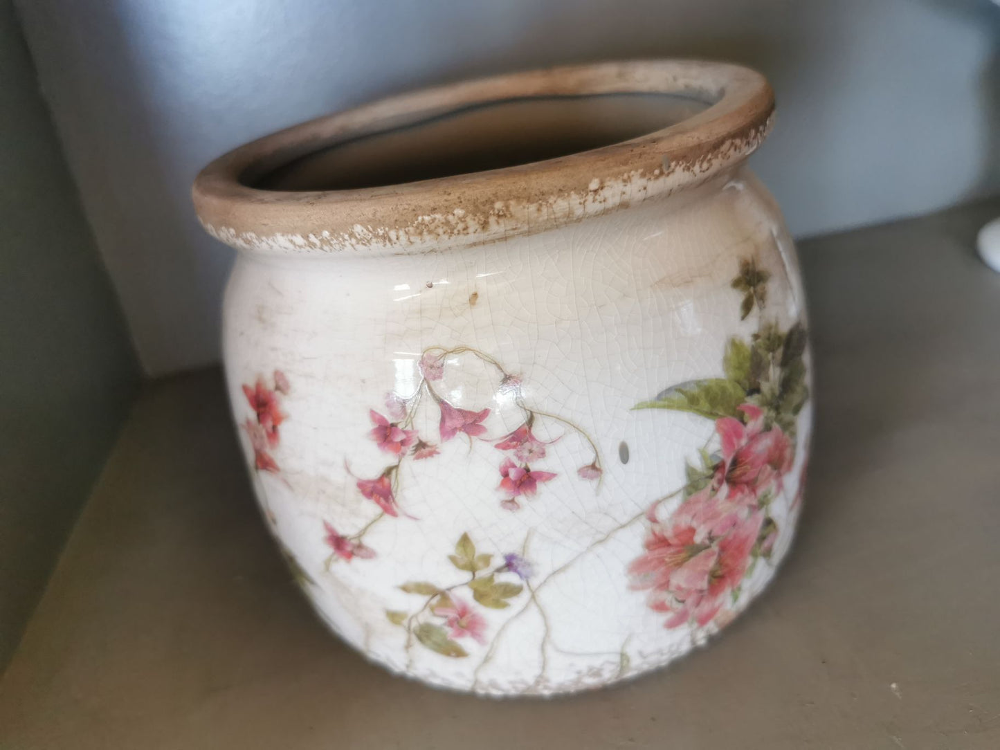 Ceramic pot - pink lilies