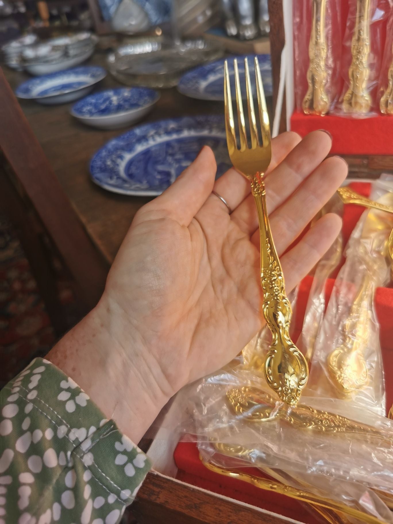 Gold plated cutlery set