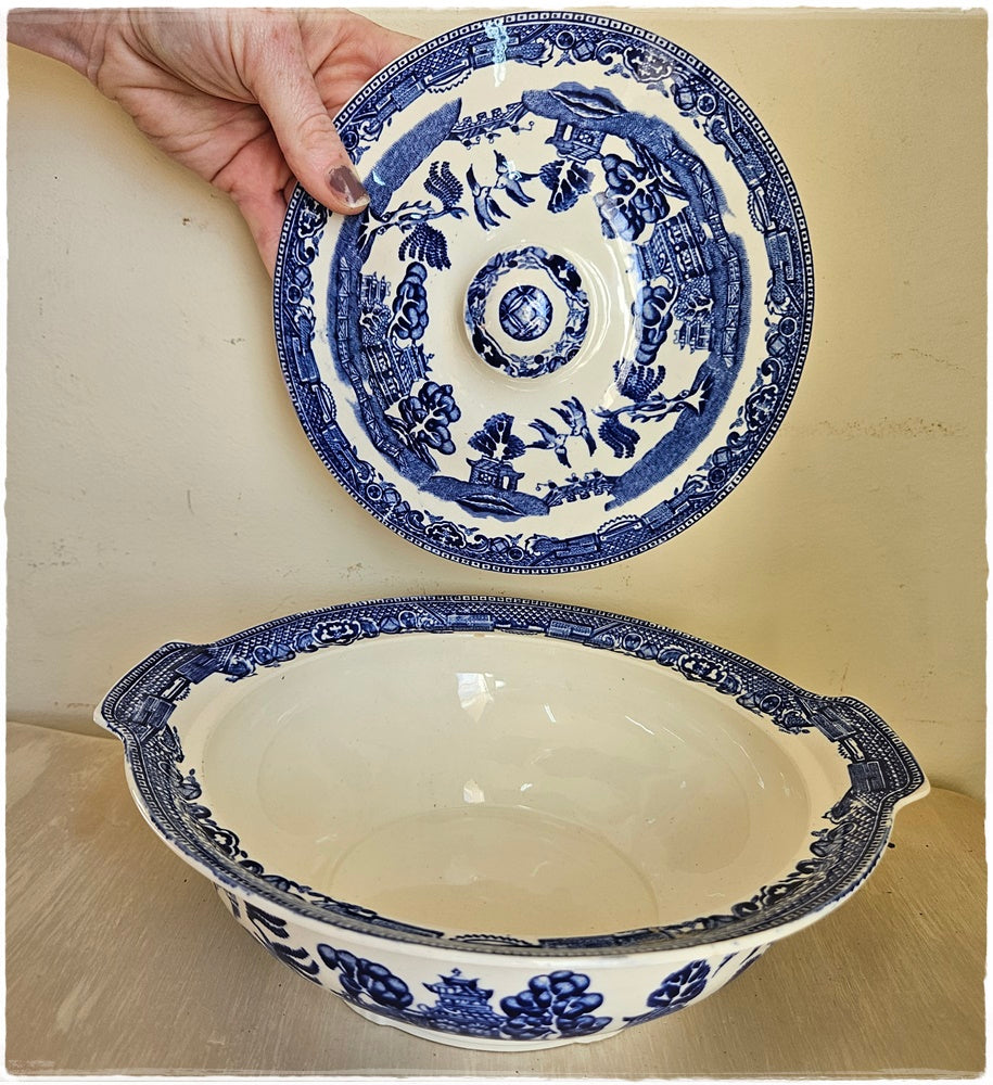 Alfred Meakin tureen
