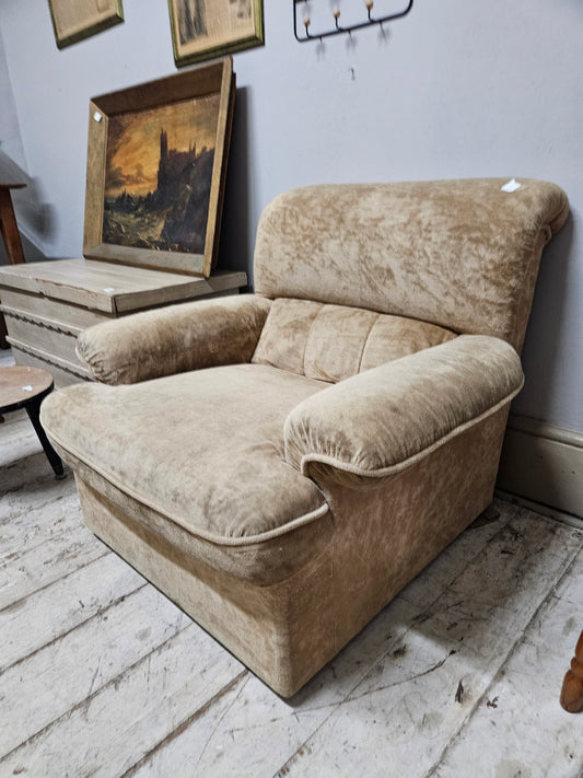 Comfy single arm chair