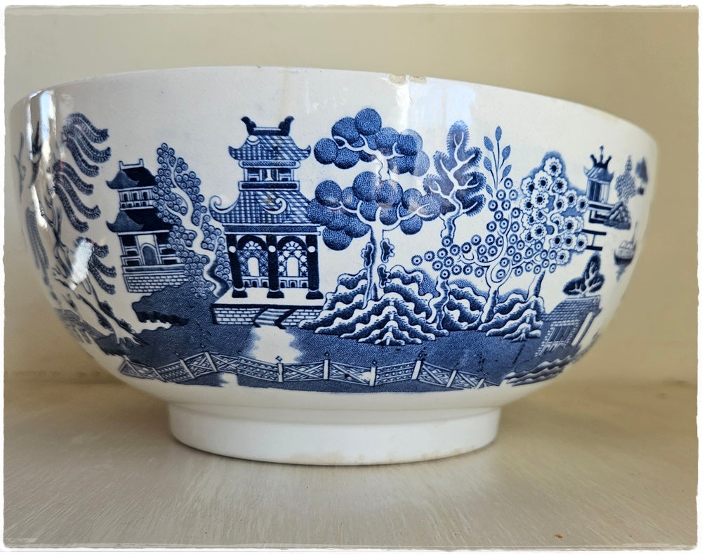 Pair of Wedgwood blue and white bowls