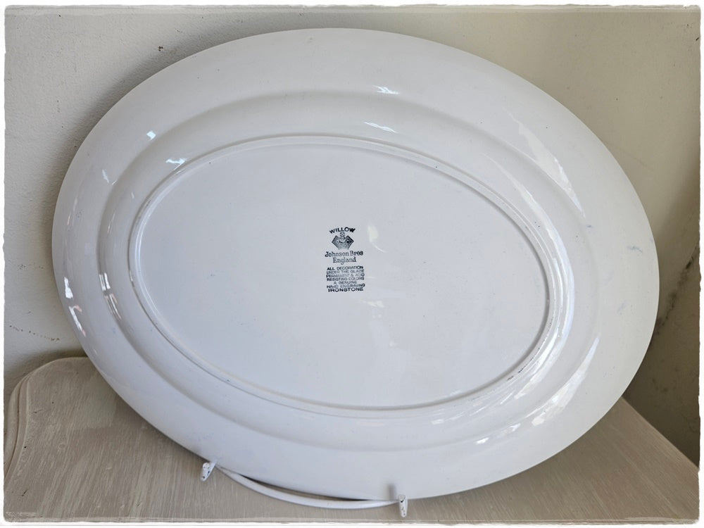 Oval willow pattern plate