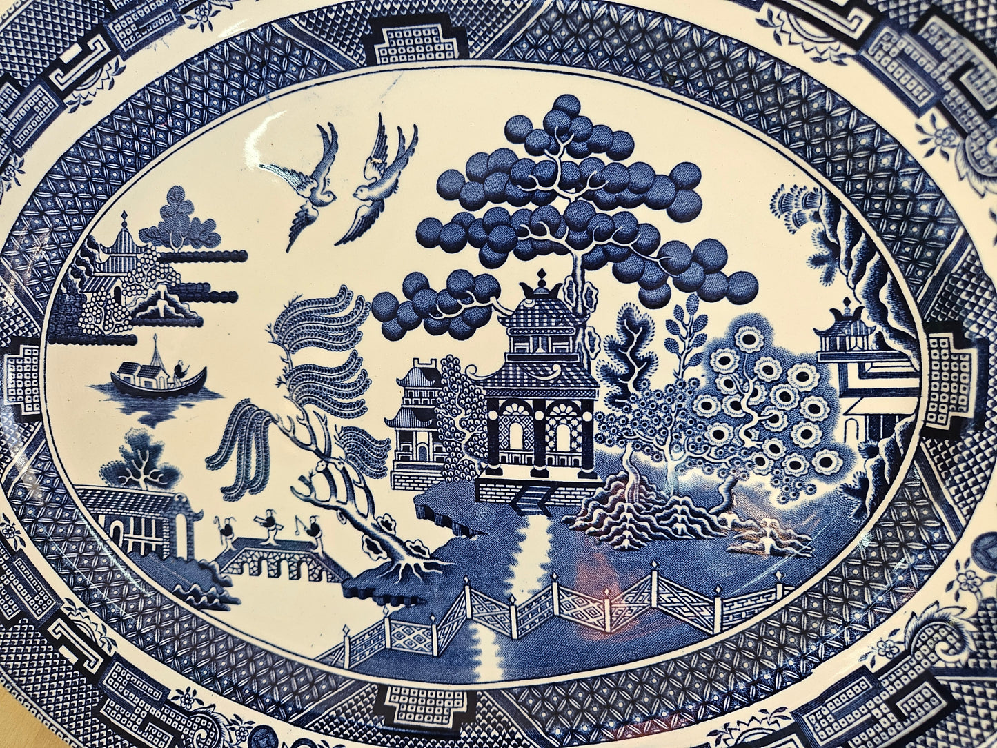 Oval willow pattern plate