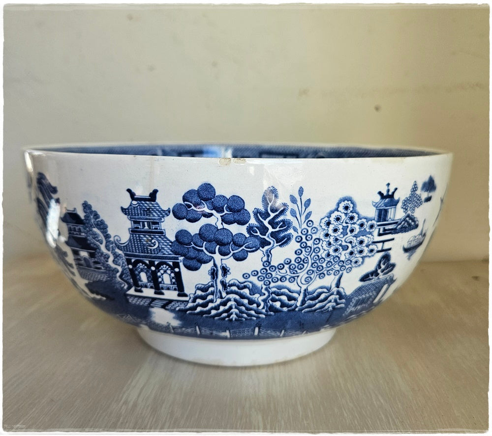 Pair of Wedgwood blue and white bowls