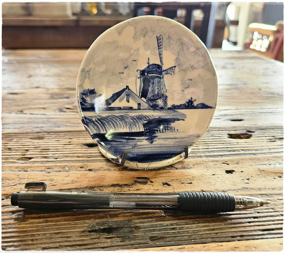 Miniature Delft Plate