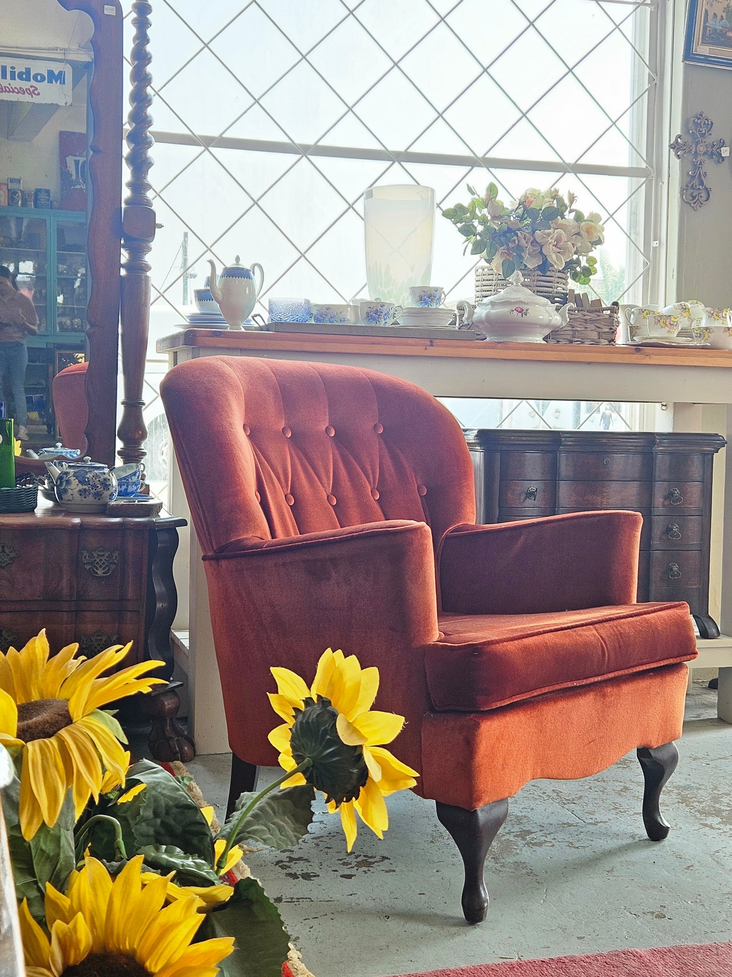 Queen Anne Lounge Suite