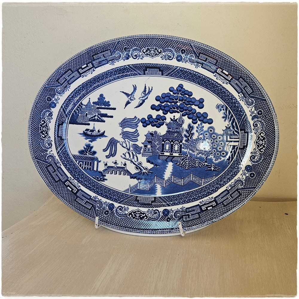 Oval willow pattern plate