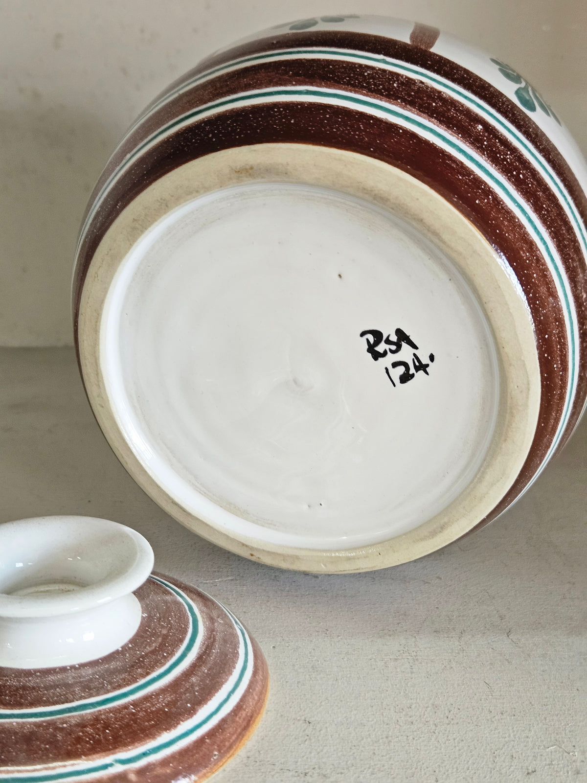 Lidded jar by the Old Jar pottery