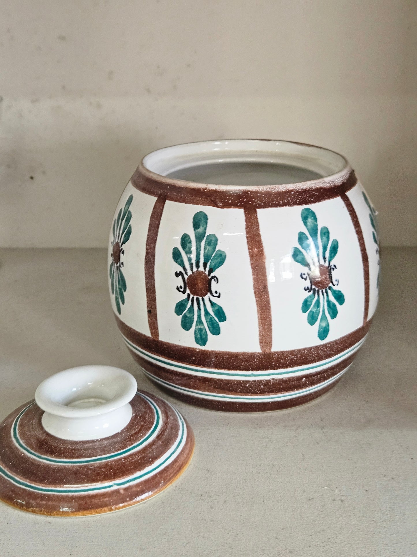 Lidded jar by the Old Jar pottery