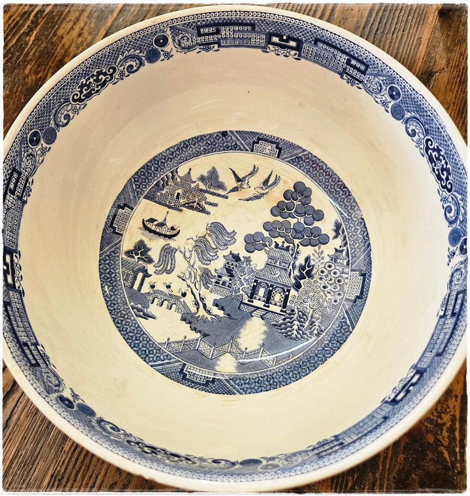 Pair of Wedgwood blue and white bowls