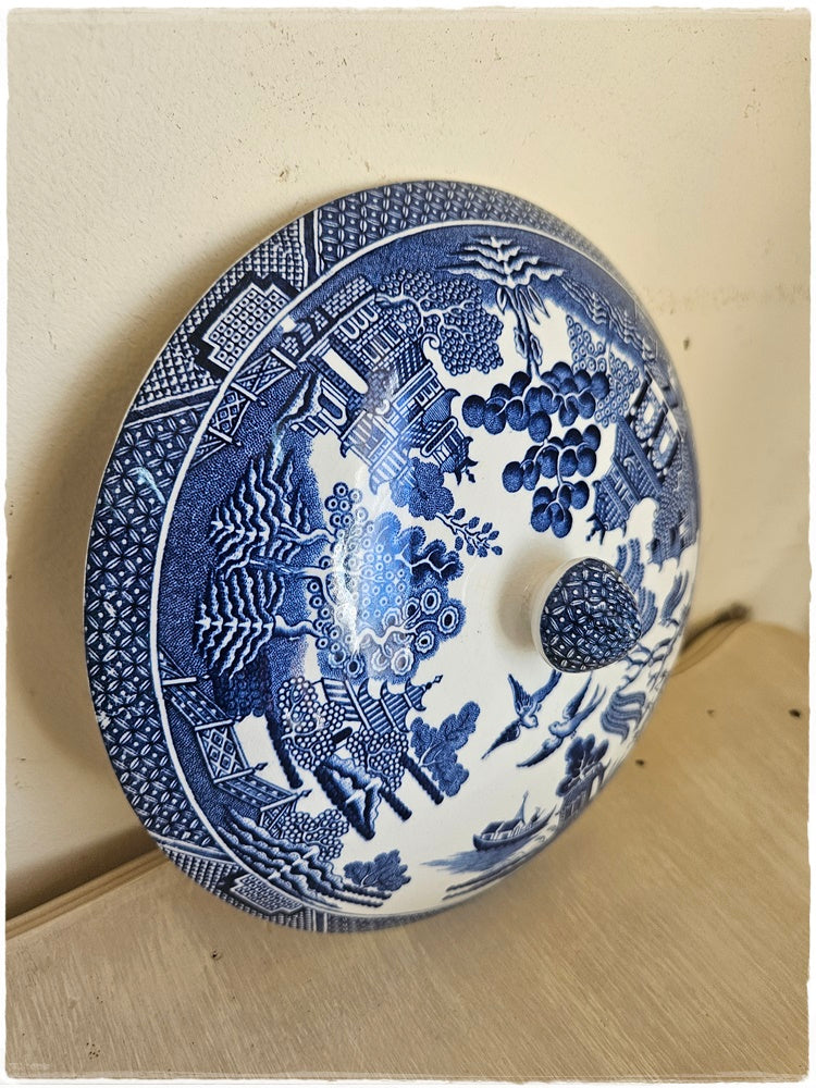 Pair of tureens