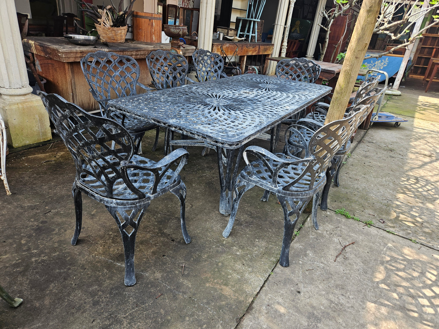 Cast aluminium patio set