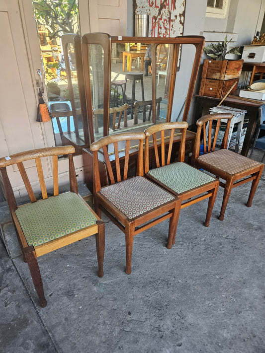 Set of 4 chairs