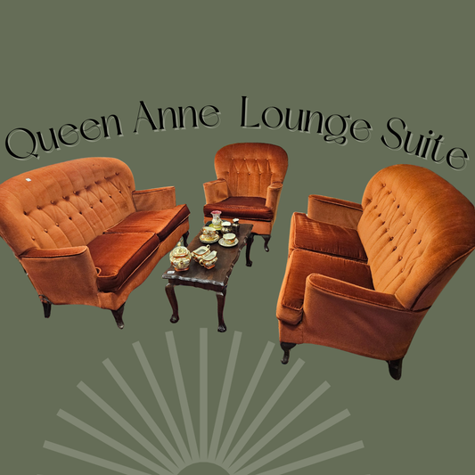 Queen Anne Lounge Suite